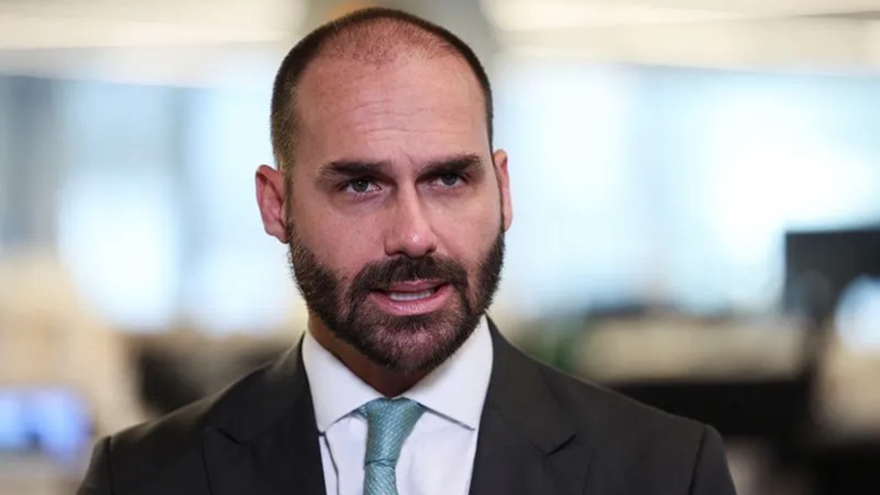 Passaporte Diplomático de Eduardo Bolsonaro é Anulado