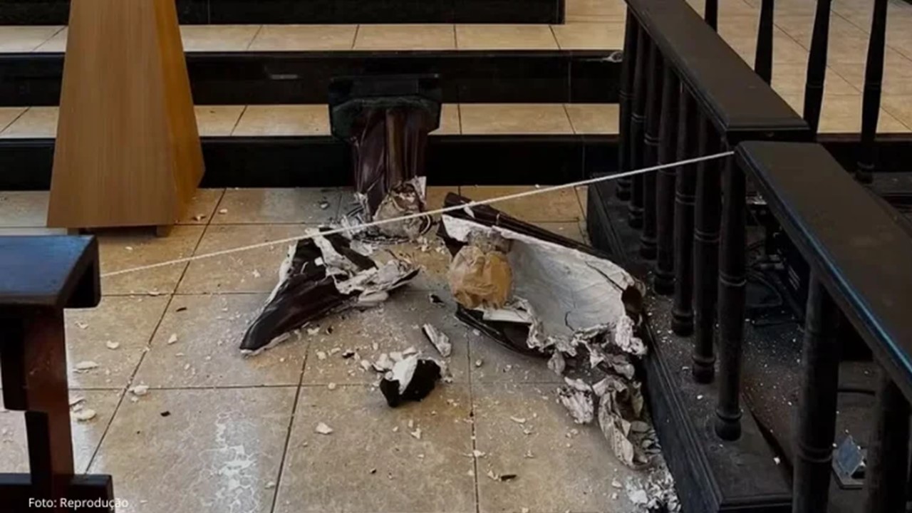 Em Fortaleza, Homem Invade Igreja e Derruba e Quebra Imagem Centenária