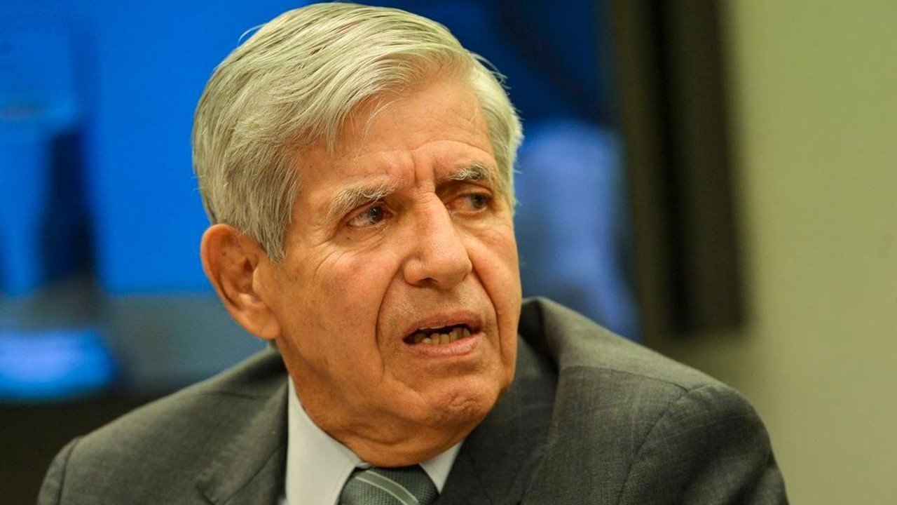 Moraes Decide; Augusto Heleno Vai Para Prisão Domiciliar Com Uso de Tornozeleira