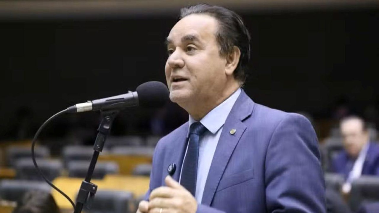 Quem é o Suplente de Carla Zambelli?