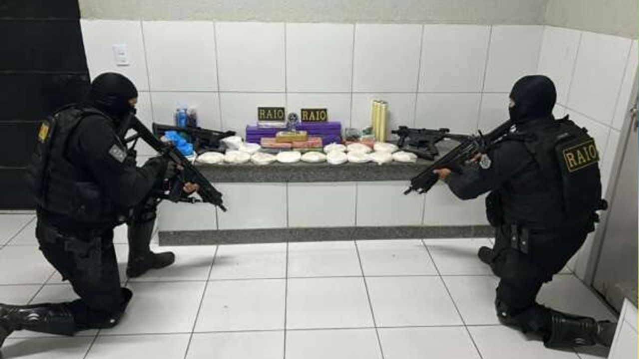 Em Tauá, Mais de 20 kg de Drogas e Armamento Pesado Apreendidos