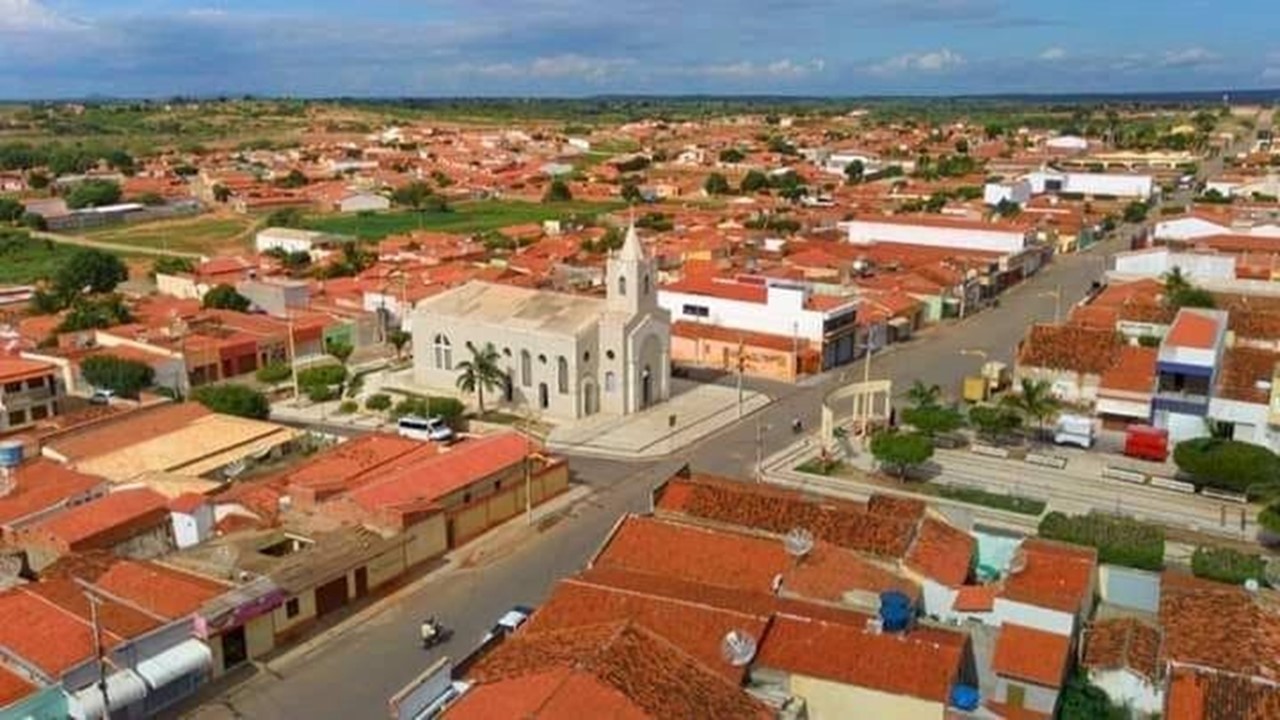 MPCE Orienta a Prefeitura de Penaforte Fazer Concurso e Corrigir Irergularidades em Contratações