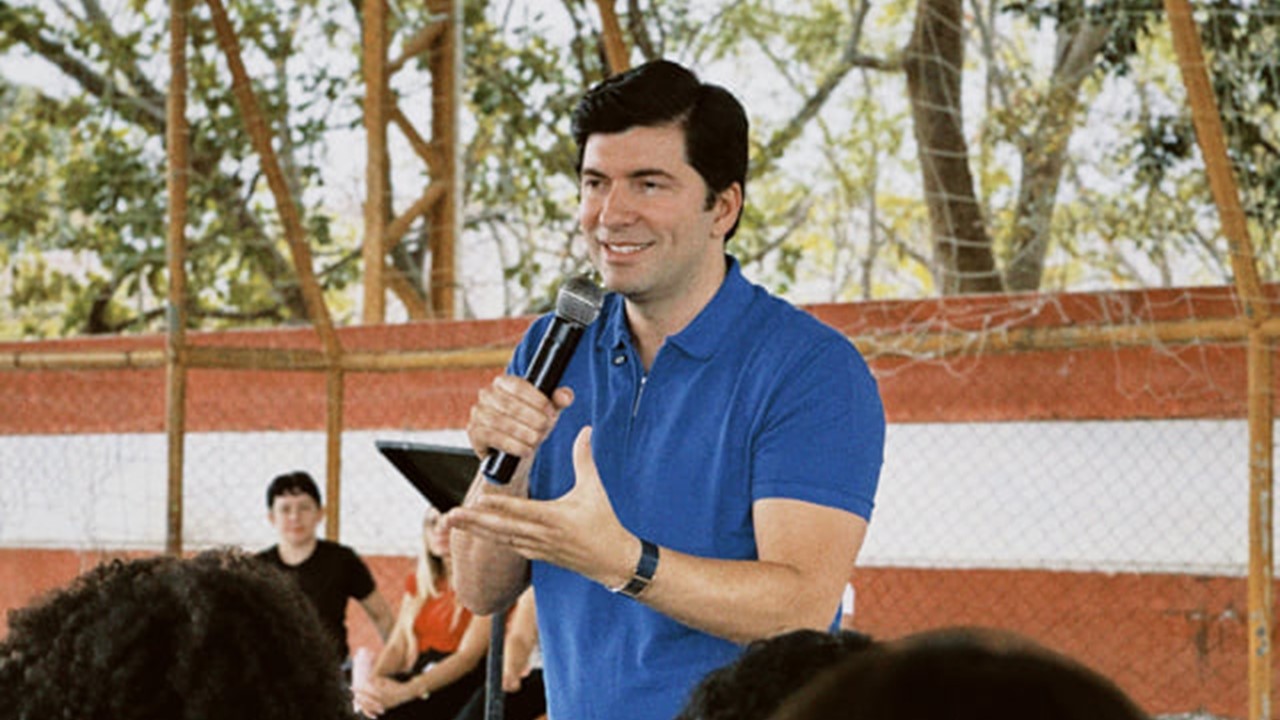 Derson Anuncia Pavimentação da Vila de Baixo no Distrito Padre Cícero