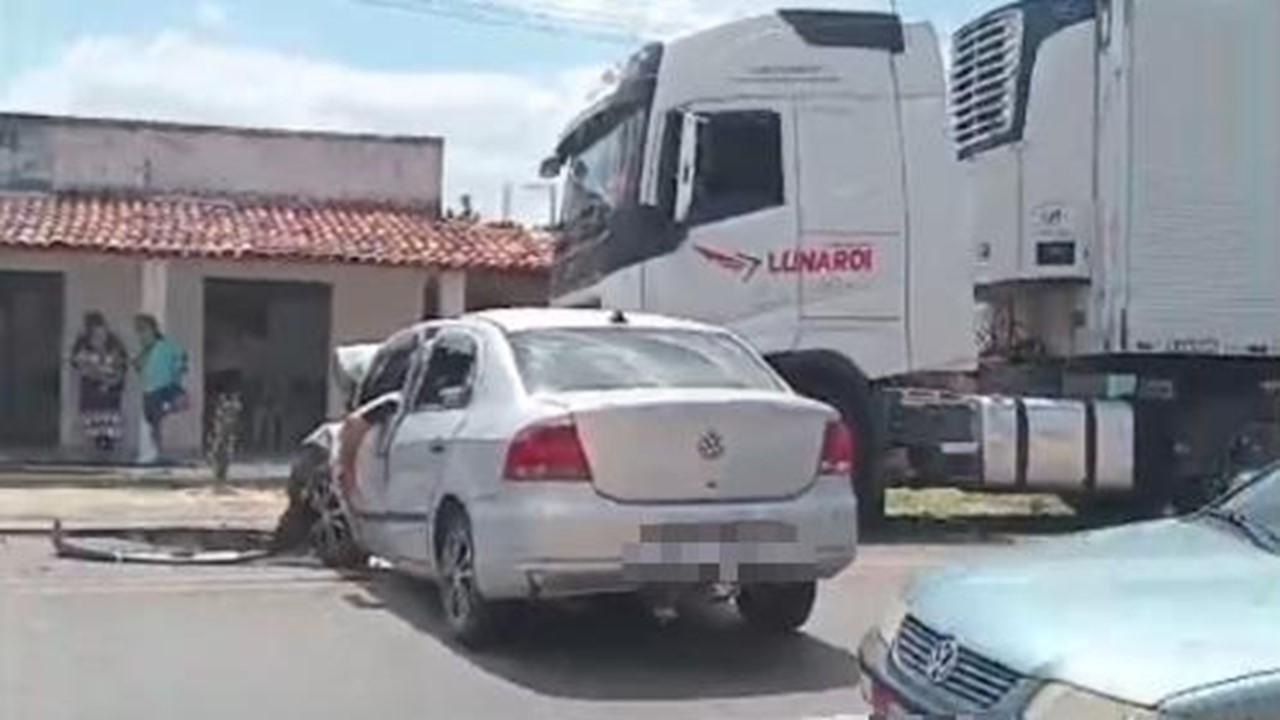 Em Caucaia, Policial Militar Morre ao Colidir Veículo Contra Carreta