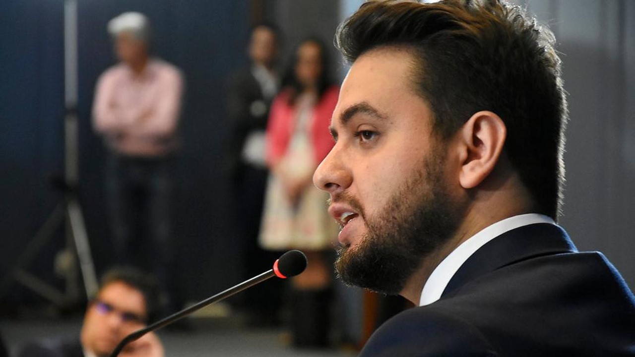 Moraes Decreta Prisão Domiciliar de Ex-Assessor de Bolsonaro Filipe Martins