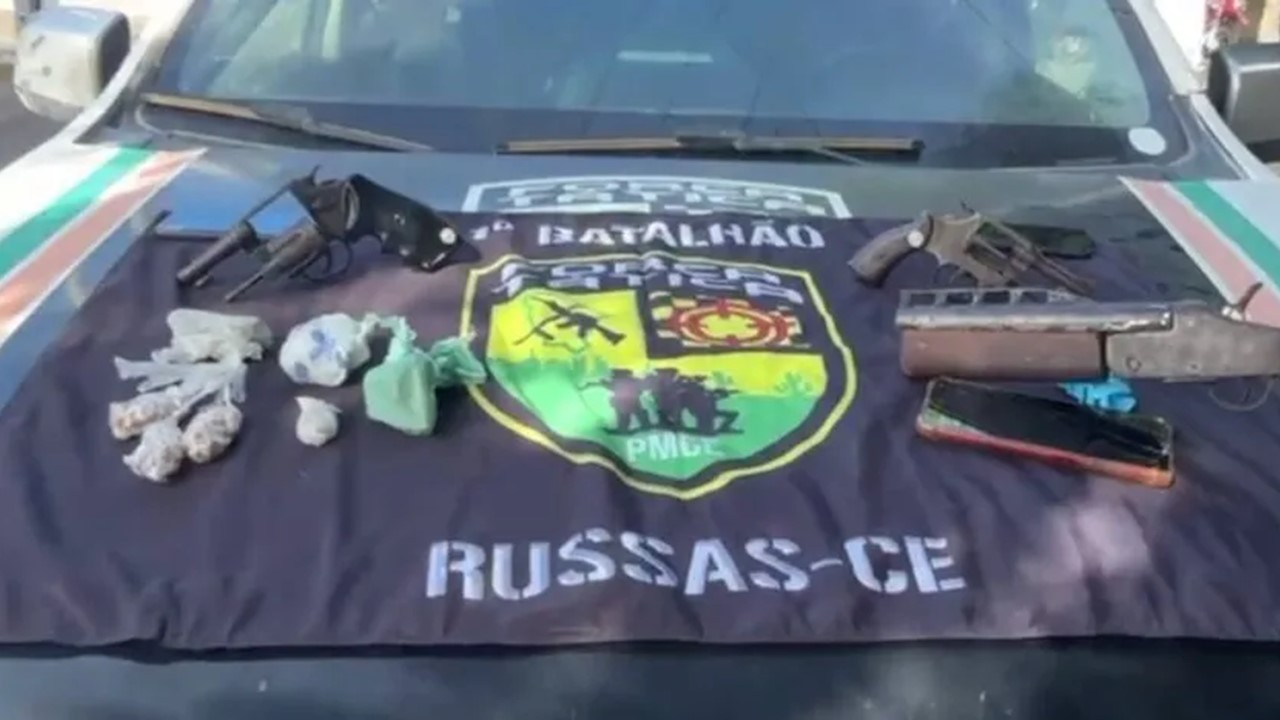 Em Russas, Padrasto e Enteado São Presos Com Armas e Drogas