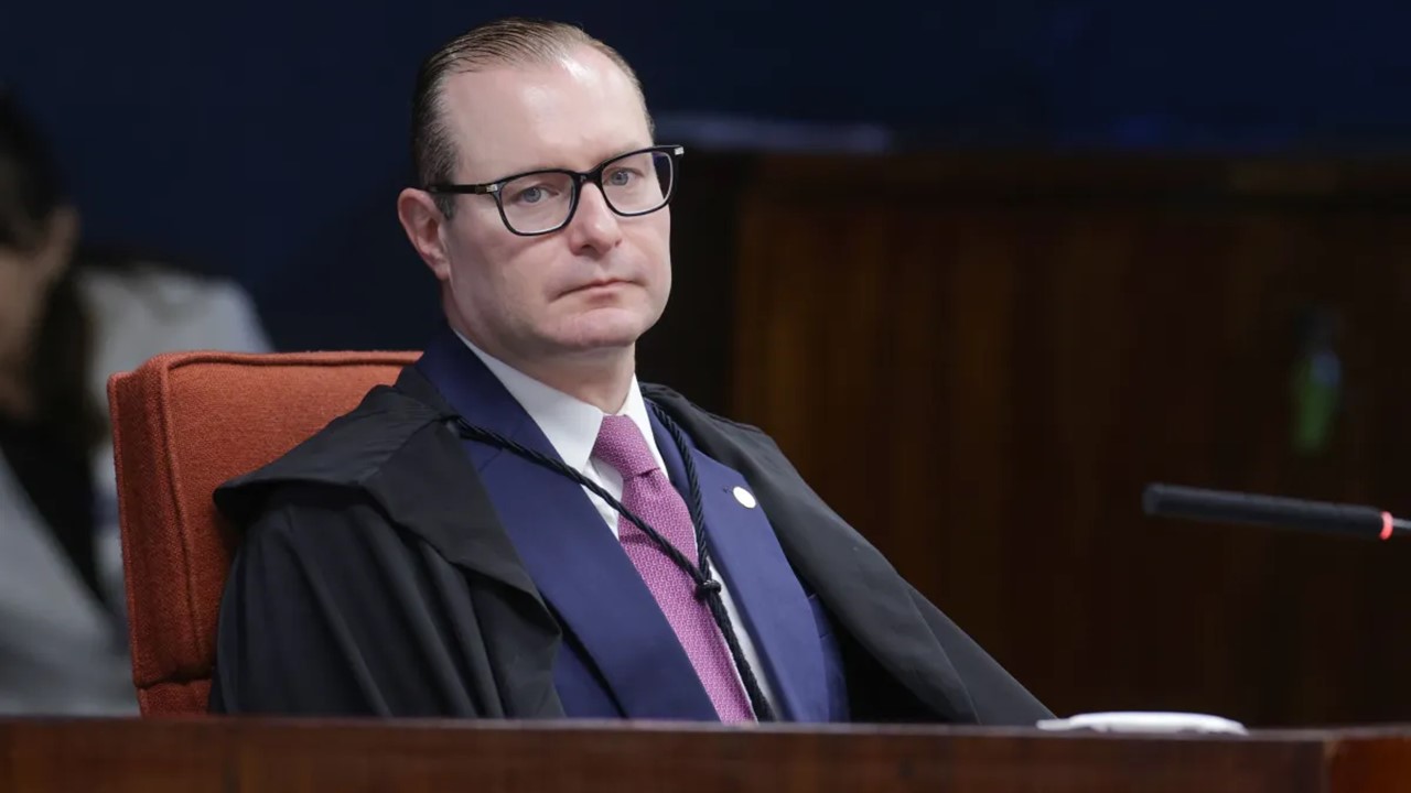 Zanin Recebe da PF Dados do Celular de Vorcaro