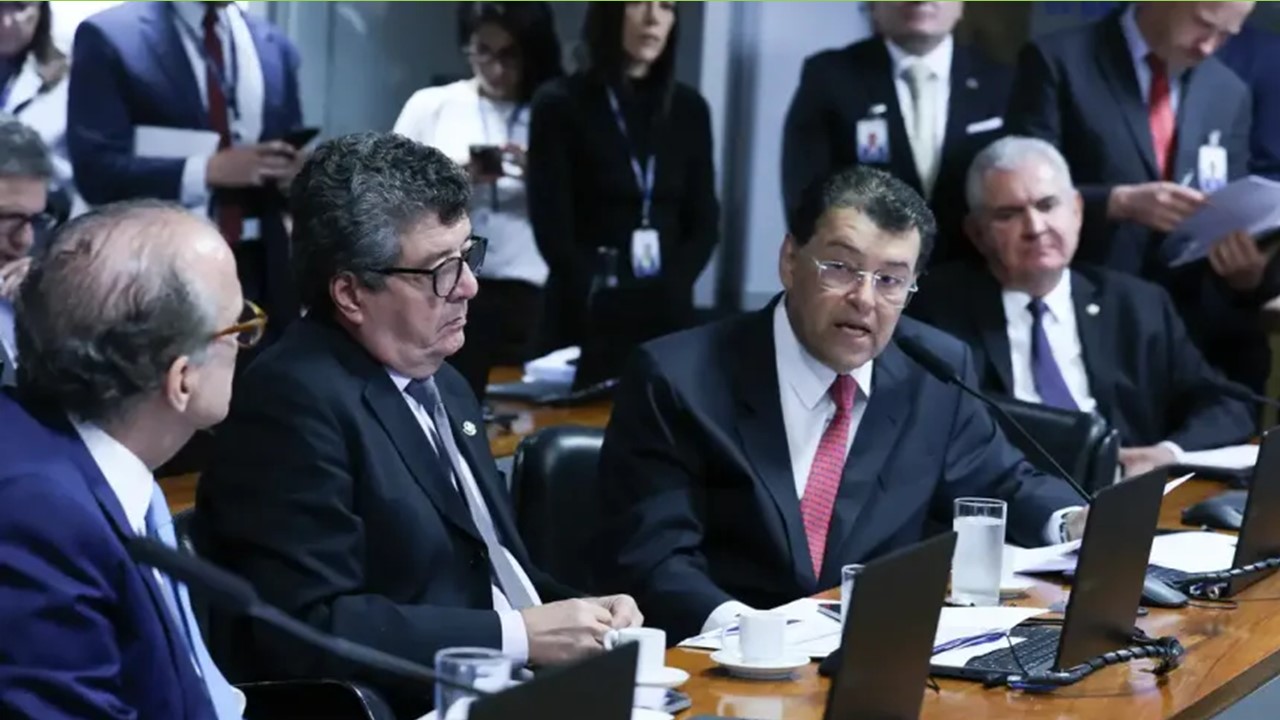 Comissão do Senado Aprova Aumento de Impostos Para Fintechs e Empresas de Apostas Online