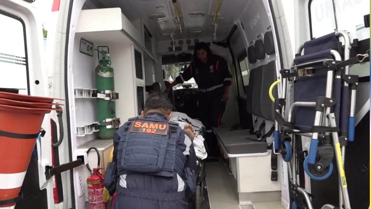 Em Maracanaú, Criminosos Atiram em Grupo Que Bebia em Calçada