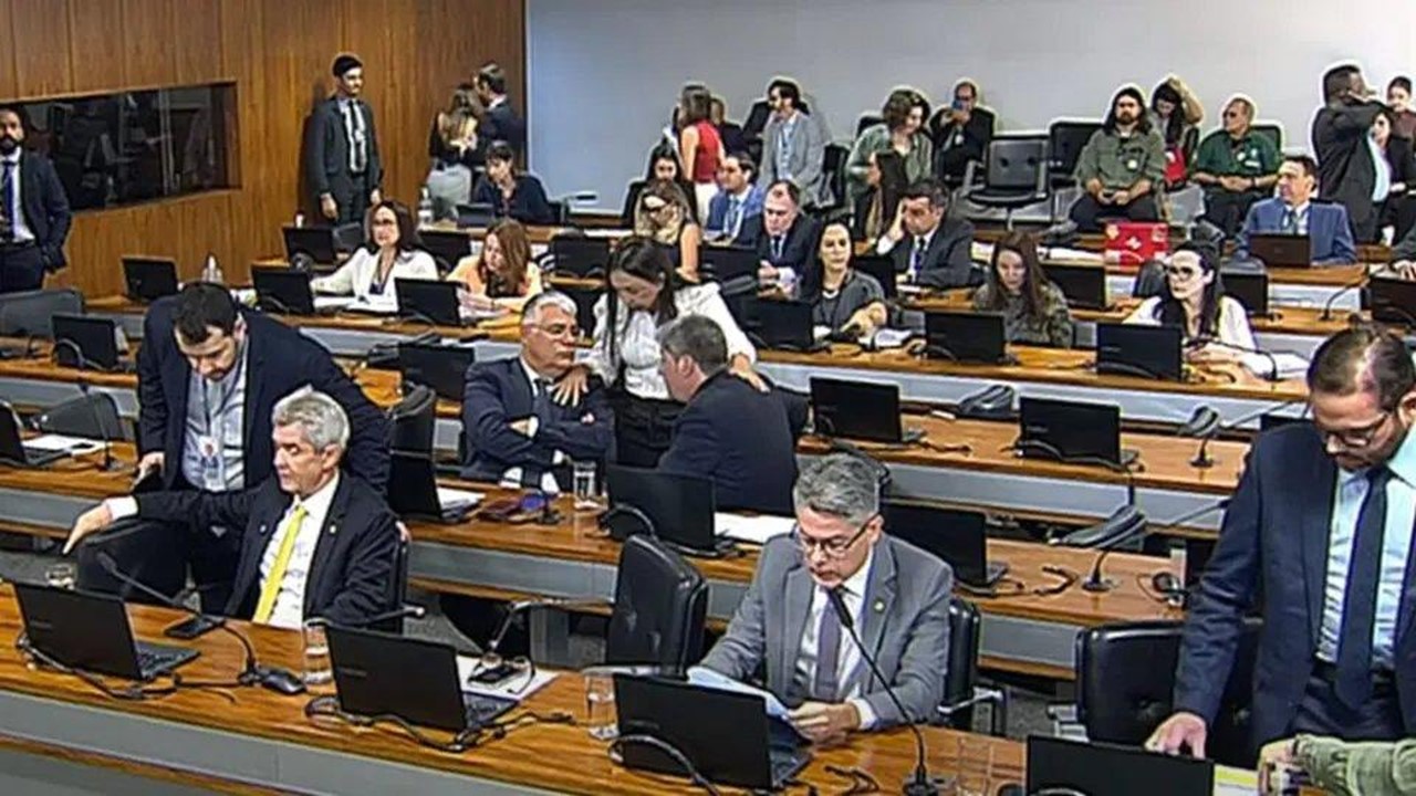 Nova Lei de Impeachment é Analisada Pela Comissão do Senado
