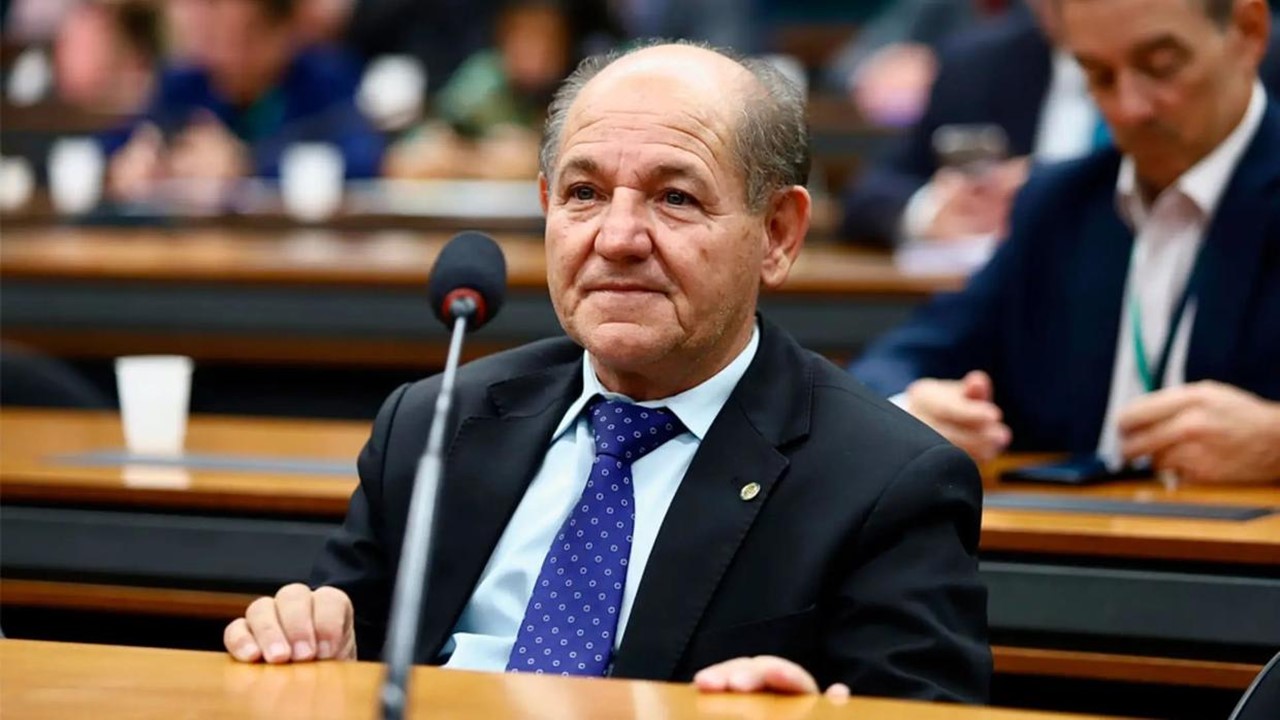 Suplente de Eduardo Bolsonaro é  Notificado Para Assumir o Cargo